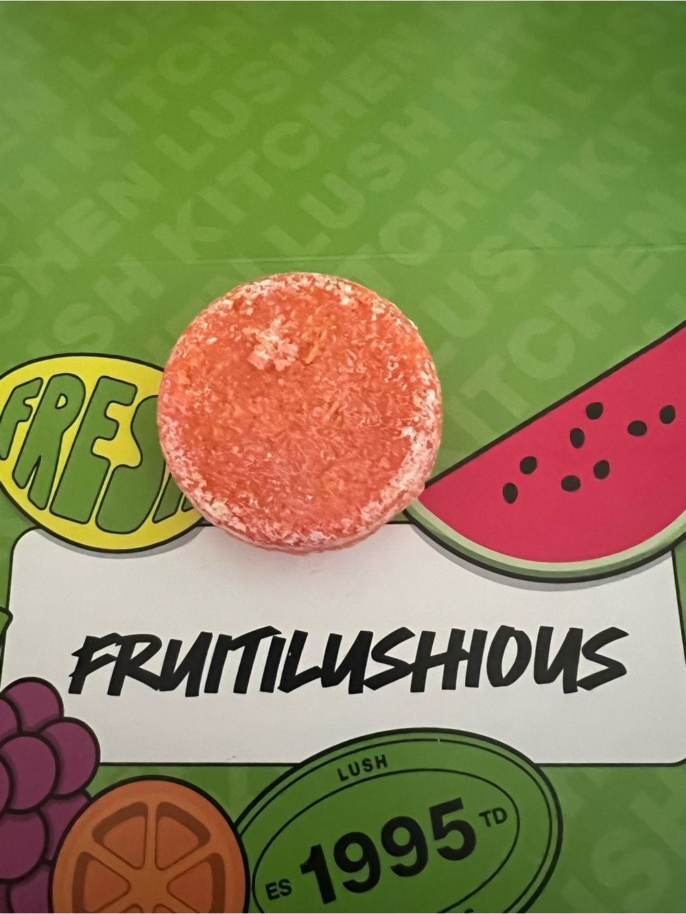 LUSH Fruitilushious Solid Shampoo Bar Mango Exuberance Kitchen Box Exclusive - Picture 2 of 4